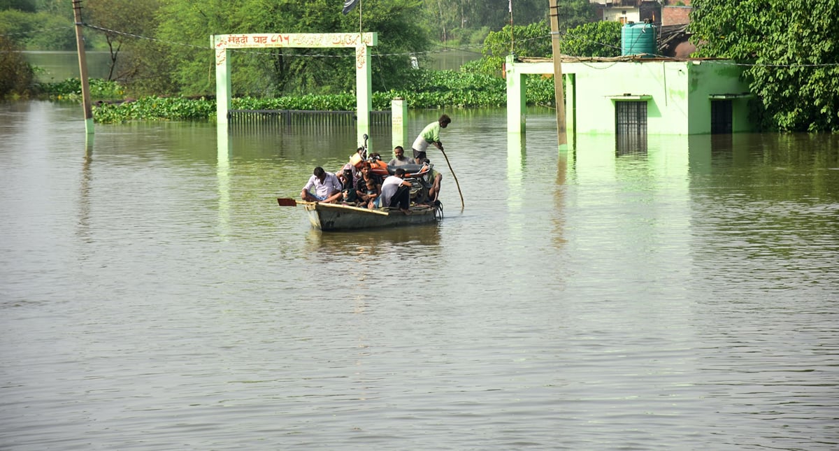 Lucknow News: सोमवार के बाद जलस्तर घटने की उम्मीद