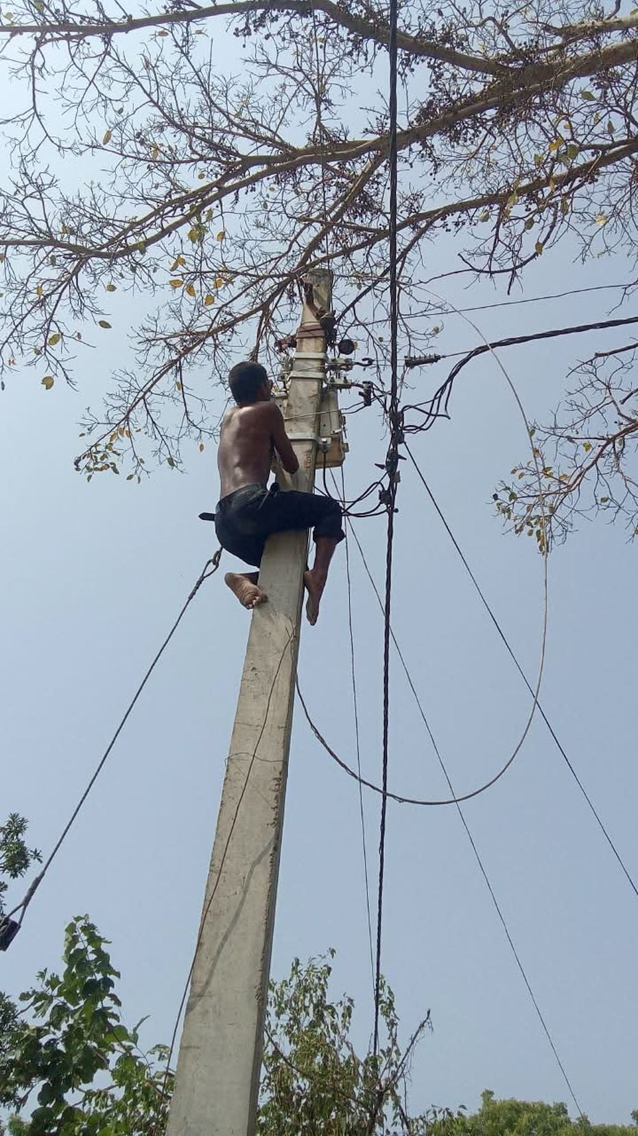 Bahraich News: पटरी पर नहीं लौट रही बिजली व्यवस्था, उपभोक्ता बेहाल