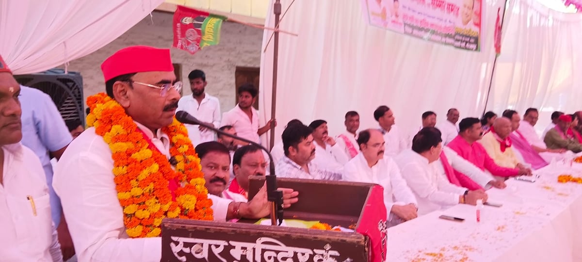 चुनाव आयोग भाजपा के एजेंट के रूप में काम कर रहा : अशोक