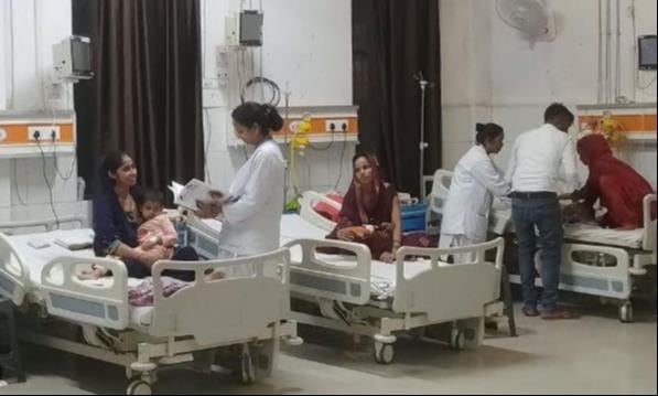 Gonda News: तेज बुखार व संक्रमण से किशोरी की मौत, पीकू वार्ड फुल