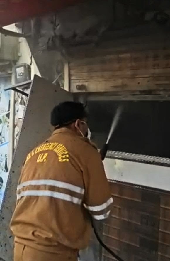 Meerut News: मेडिकल स्टोर में आग से लाखों रुपये का नुकसान