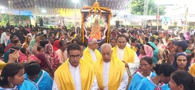 Ghazipur News: माता मरियम की निकाली गई शोभायात्रा