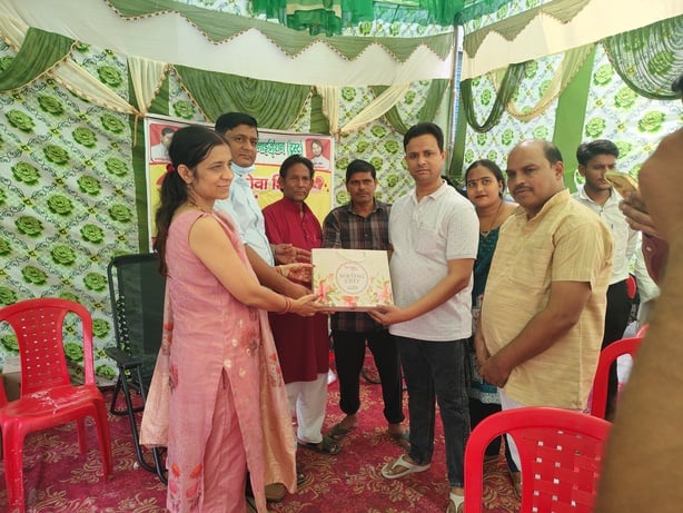 Meerut News: रक्तदान व स्वास्थ्य सेवा शिविर लगा