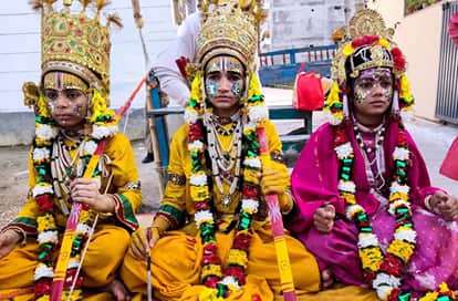 Ramnagar Ramlila Meghnad and Kumbhakarna slain Ravana wails aloud devotees chant praises Lord Rama