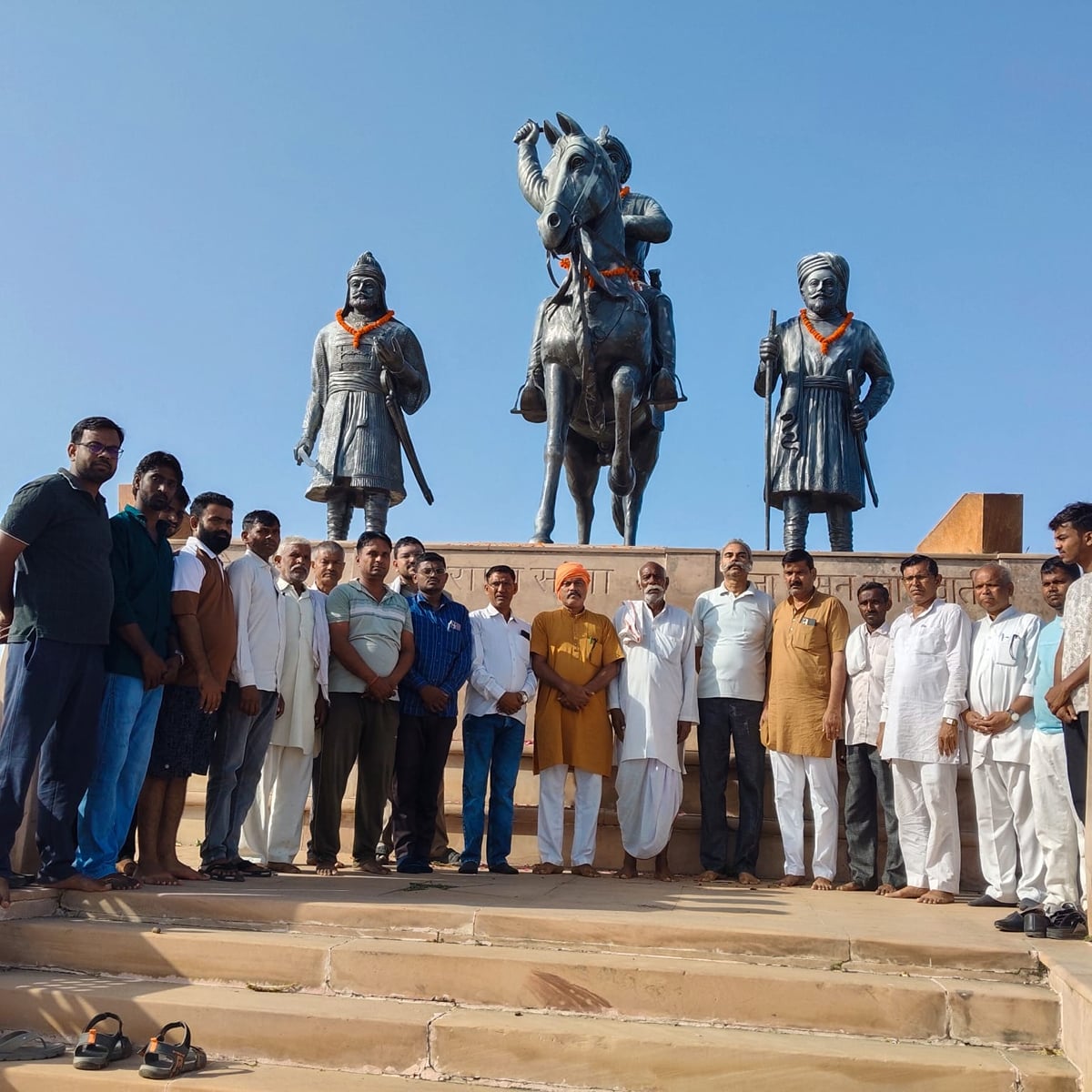 Agra News: राणा सांगा स्मारक के स्थापना दिवस पर वीर योद्धाओं को नमन