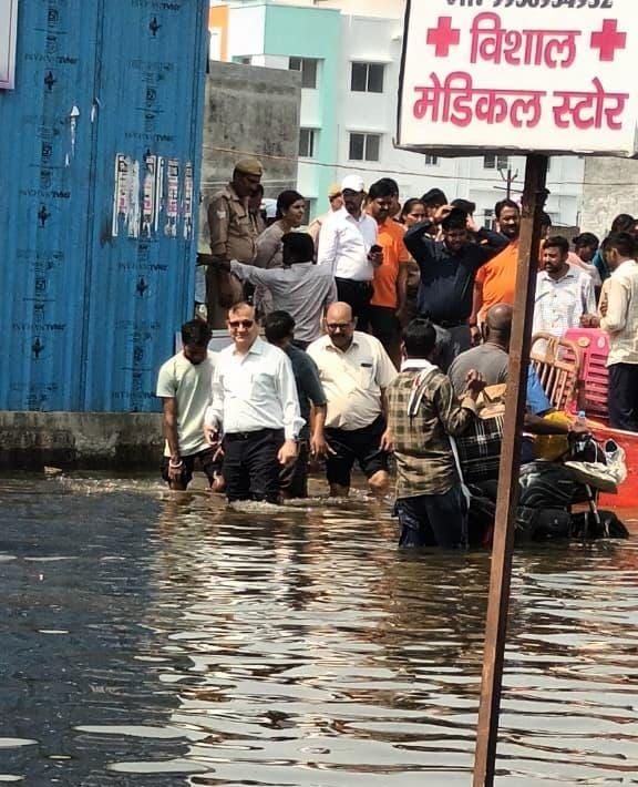 Lucknow News: बाढ़ में डूबा स्वास्थ्य शिविर, दूसरी जगह होगा शिफ्ट
