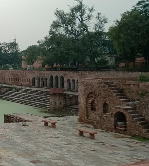 सेक्टर एक स्थित सोलहाराही तालाब। संवाद