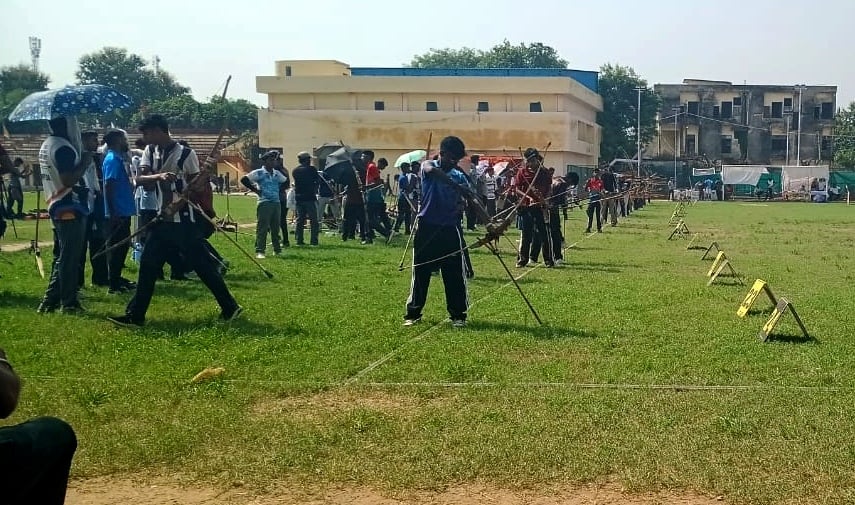 Azamgarh News: सीबीएसई नेशनल आर्चरी चैंपियनशिप में शशांक साईं ने साधा निशाना