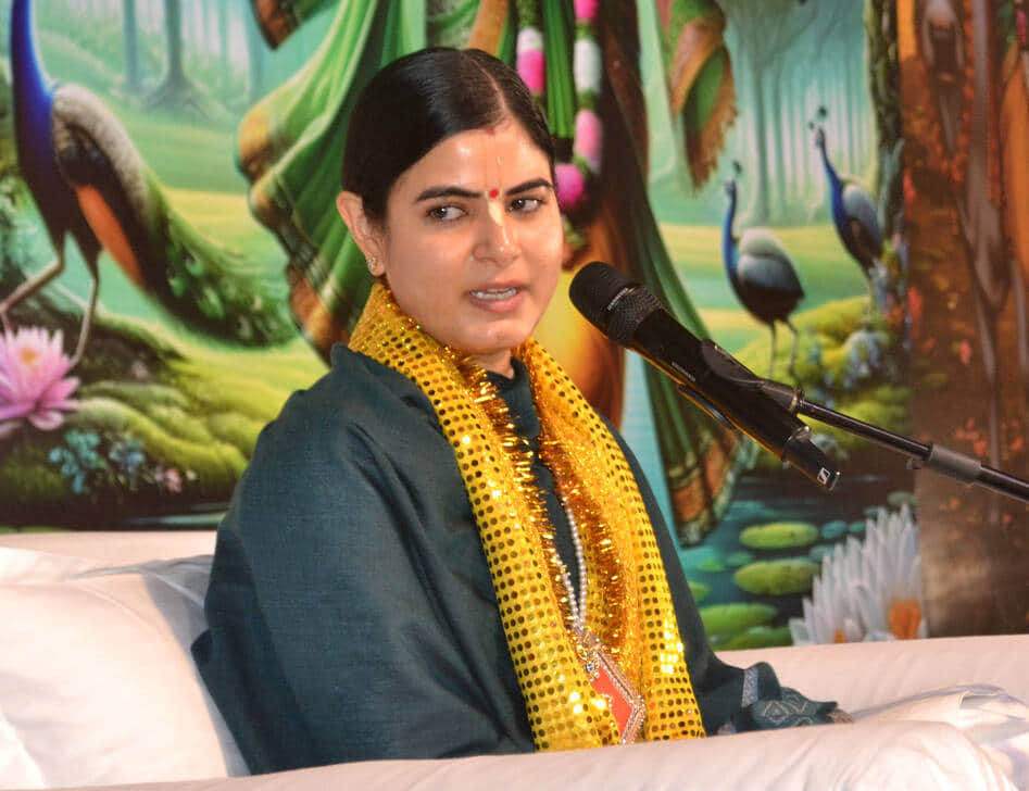 Bad company gradually destroys devotion: Devi Chitralekha