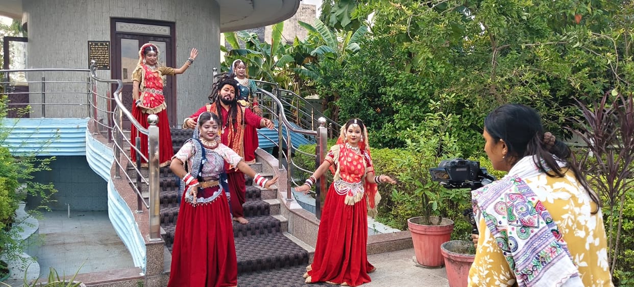 Shooting for Sherawali Maa took place at the Sanatan Dharma Mandir.