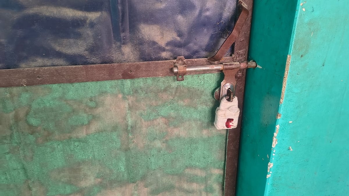 Mirzapur News: महिला की मौत मामले में महाकाल अस्पताल सील, नोटिस चस्पा कर तीन दिन में अभिलेख मांगे