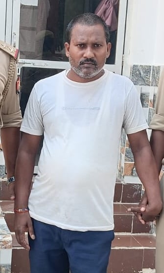 Azamgarh News: चखने के 25 रुपये के लिए हत्या का आरोपी गिरफ्तार