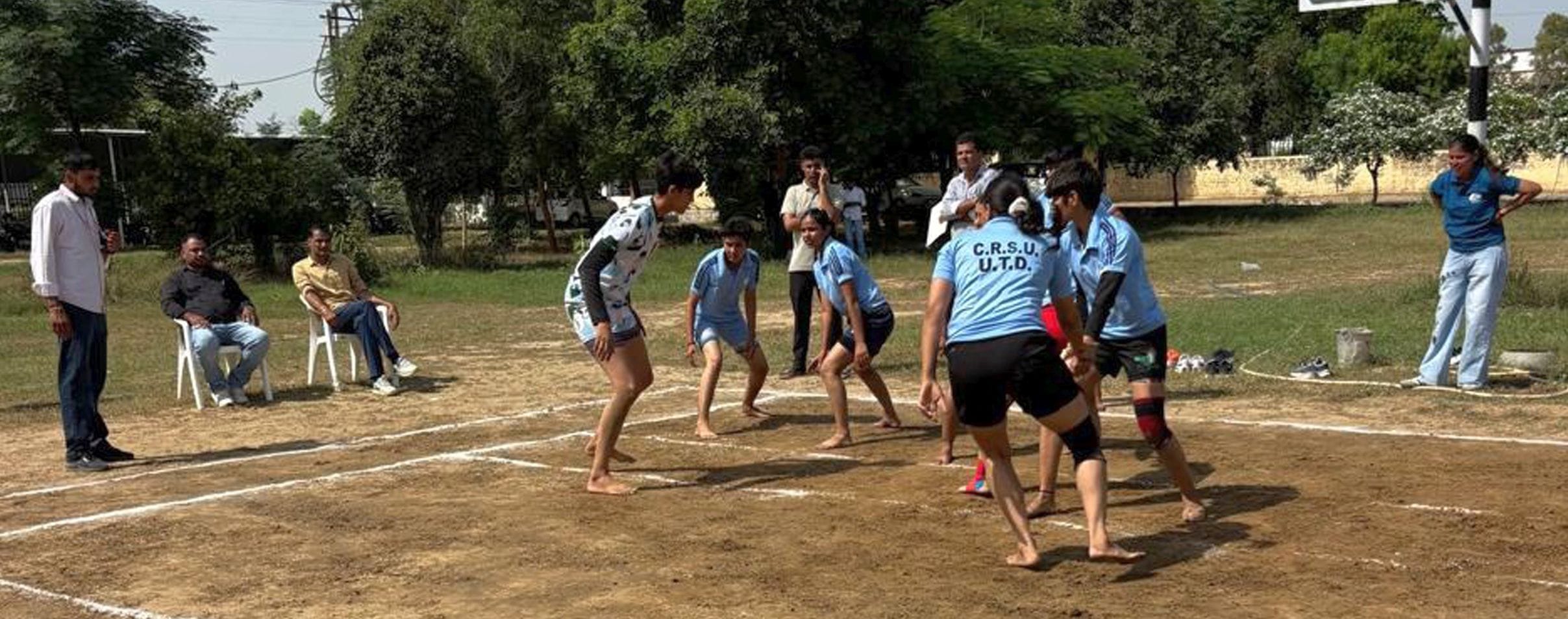 फोटो 05जेएनडी24-कबड्डी में जीत के लिए पसीना बहाते हुए खिलाड़ी। स्रोत कोच