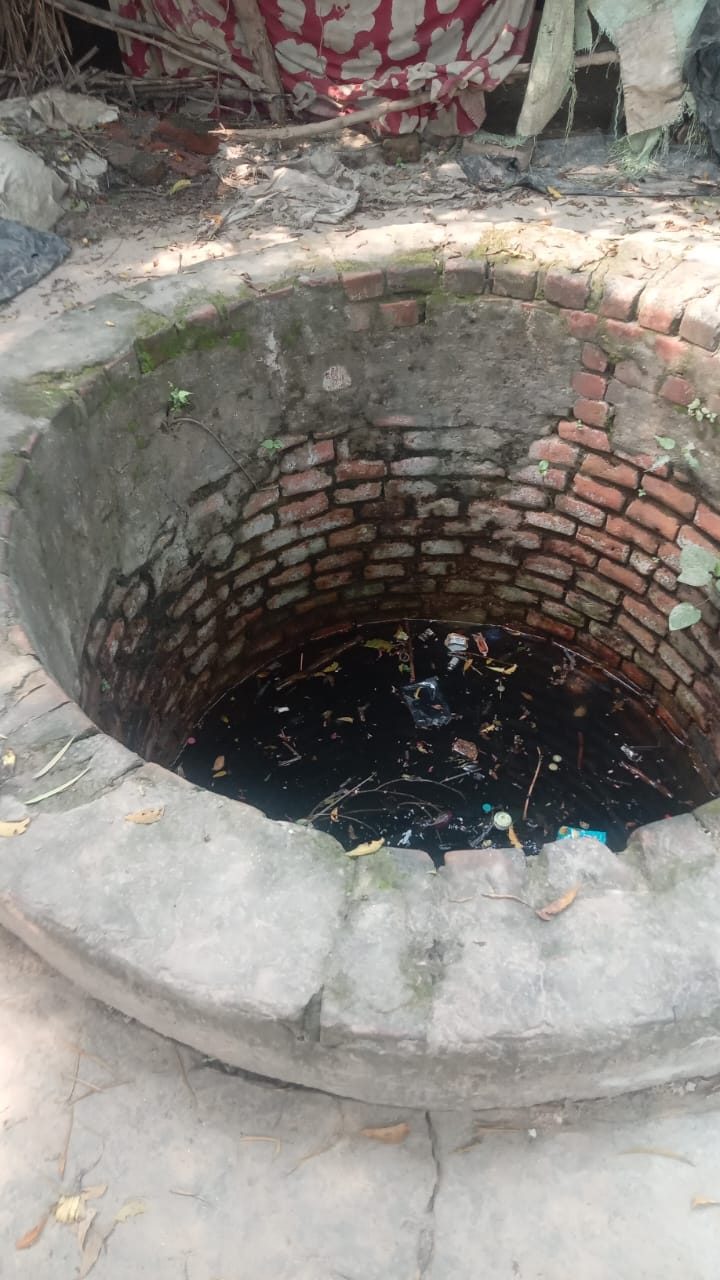 इसी कुंए में गिरा था हिमांशु। संवाद