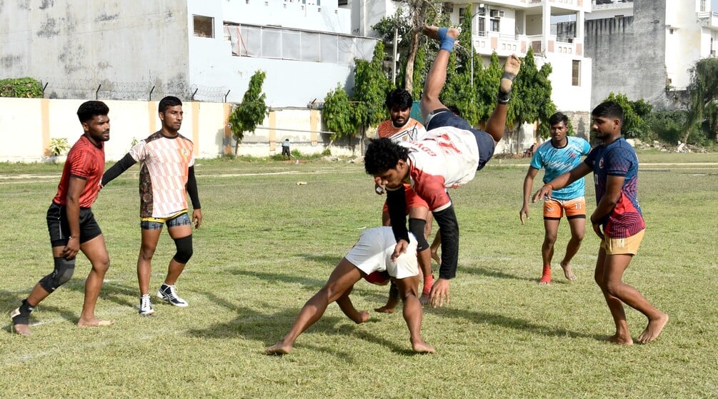 Aligarh News: प्रदेश स्तरीय कबड्डी प्रतियोगिता में हिस्सा लेगी मंडलीय टीम