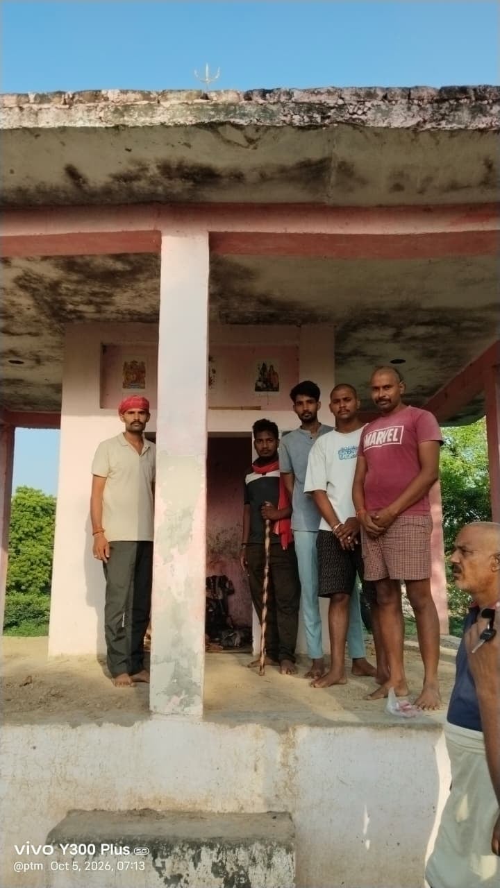 Kaushambi News: अराजक तत्वों ने खंडित की मूर्ति, अष्टमी को स्थापित की जाएगी नई मूर्ति