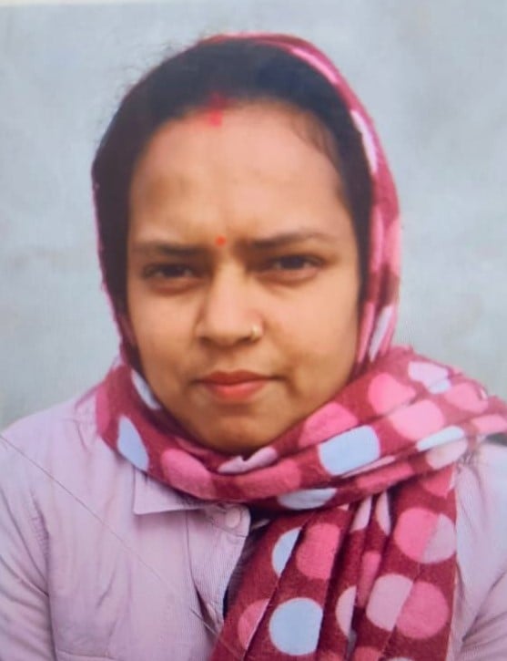 Shahjahanpur News: महिला की मौत के बाद हंगामा, पुलिस के सामने डॉक्टर को दौड़ाकर पीटा