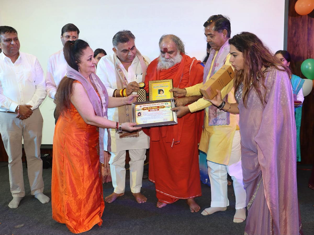 Noida News: नृत्यांगना डॉ कल्पना भूषण राष्ट्र गौरव सम्मान से सम्मानित