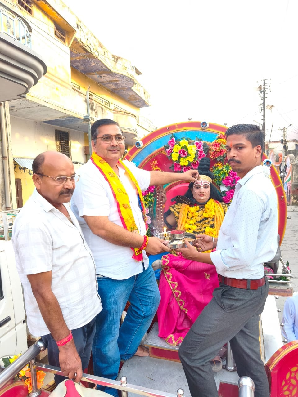 A Shiva procession was taken out, accompanied by traditional *Baid* bands.