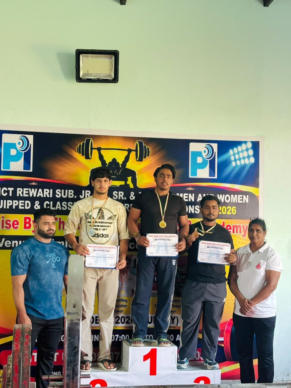 प्रतियोगिता में प्रथम स्थान हासिल करने पर खुशी जाहिर करते नवदीप सैनी। स्रोत : कोच