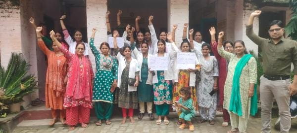 प्रदर्शन करतीं एएनएम। 