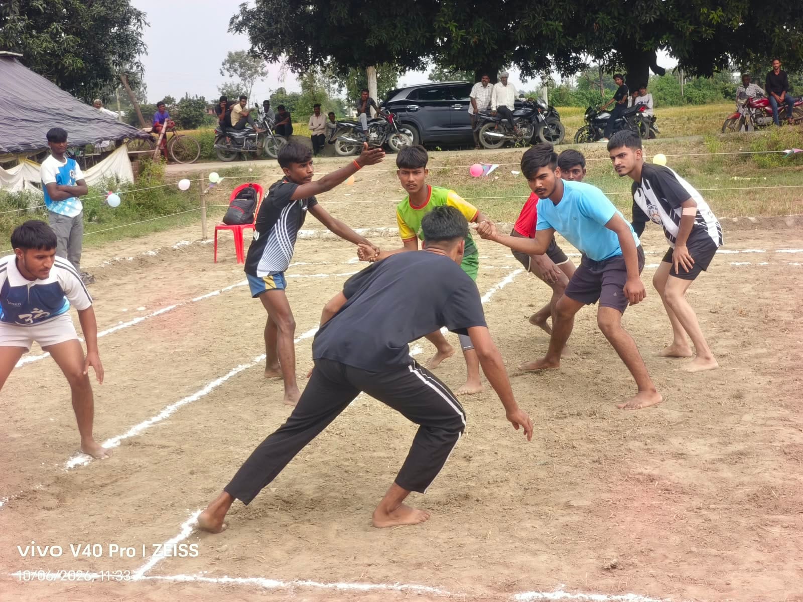 रेहरिया में कबड्डी प्रतियोगिता के दौरान मुकाबला करते खिलाड़ी। स्रोत :आयोजक