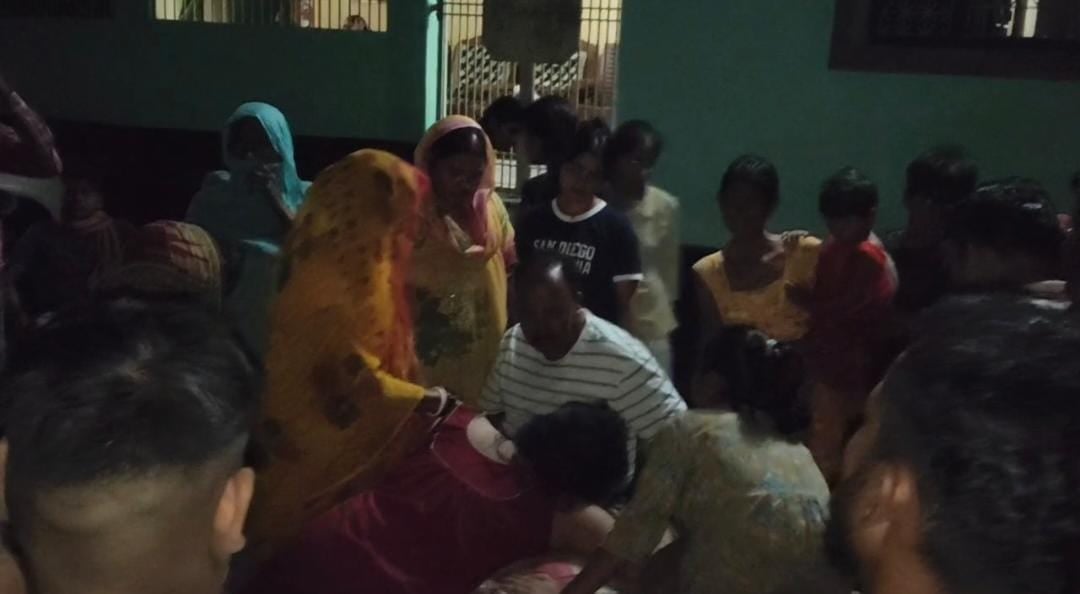 Three teenagers from Bihar went into a pond to bathe; two drowned, and the search for the third is underway:
