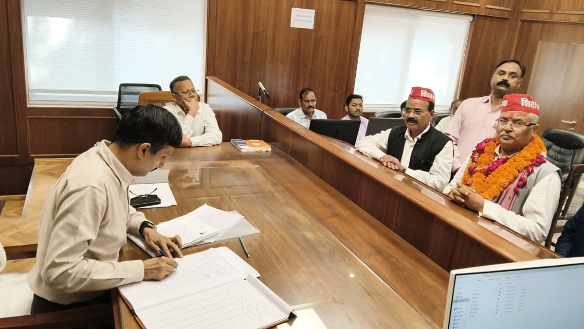 यूपी: हर बीएलओ को मिला 20 से 25 मतदाता बनाने का लक्ष्य, सपा ने जताया विरोध; 23 अक्तूबर को अवकाश की मांग