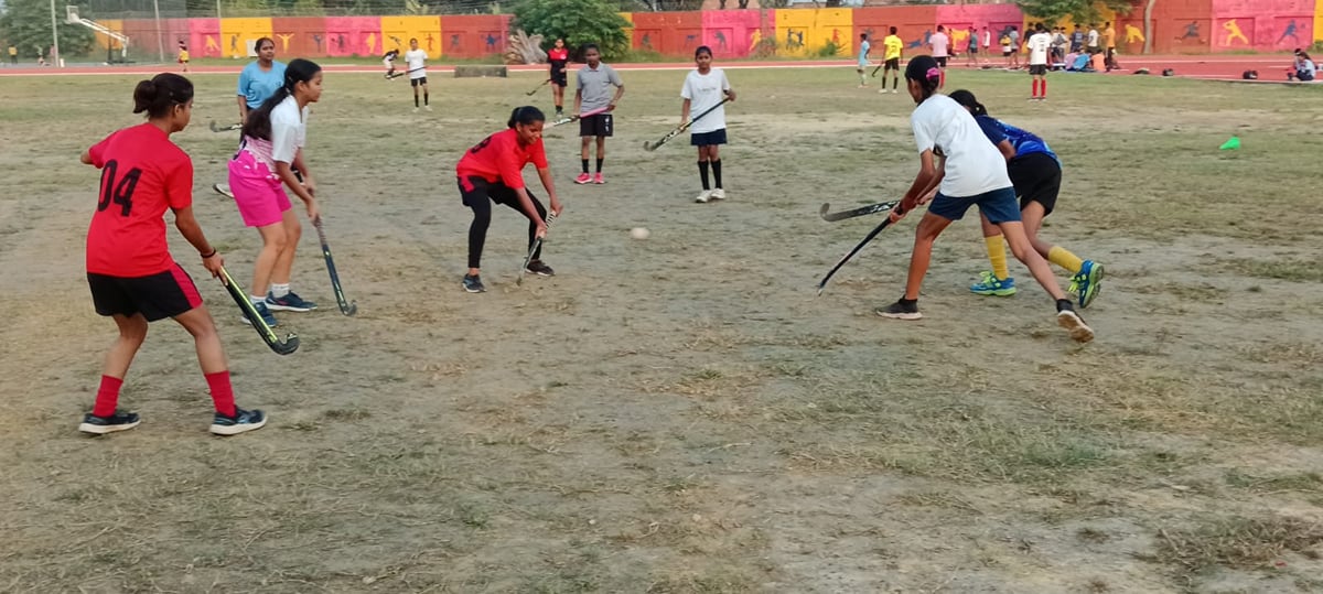 Shahjahanpur News: सीनियर महिला हॉकी टीम के लिए खिलाड़ियों का चयन
