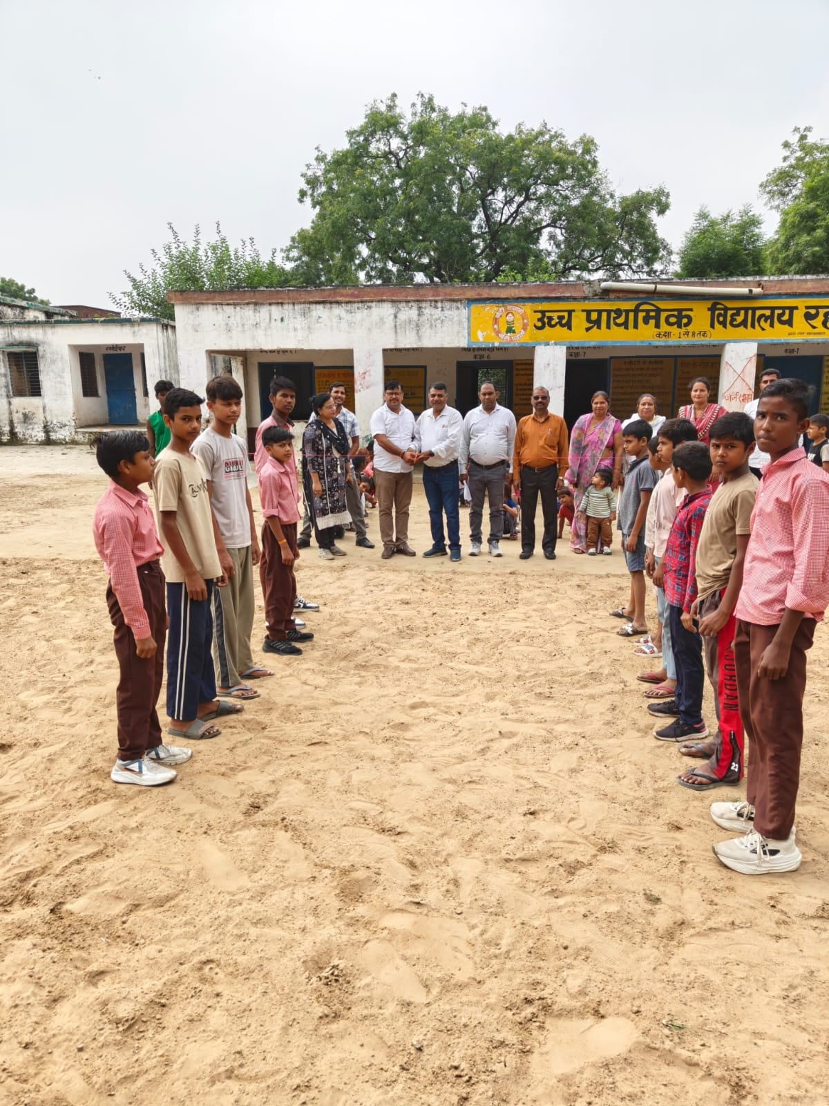 Meerut News: उच्च प्राथमिक विद्यालय में खेलकूद प्रतियोगिता में खिलाड़ियों ने दिखाया दम