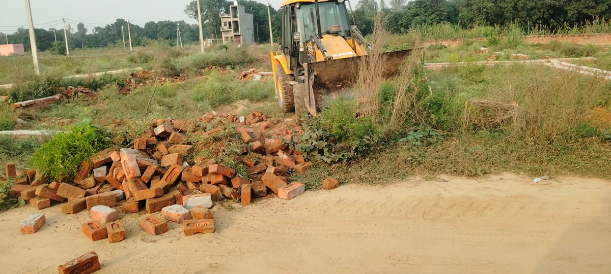 Bulandshahar News: प्राधिकरण ने तीन दिन में 200 बीघा में बनी अनधिकृत कालोनियां की ध्वस्त