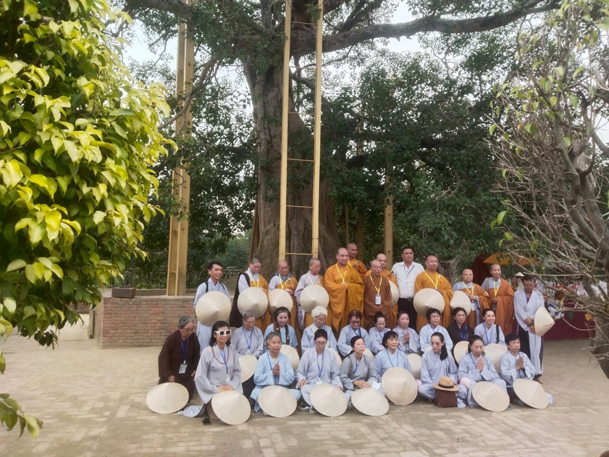 Shravasti News: वियतनाम के अनुयायियों ने किया दर्शन-पूजन