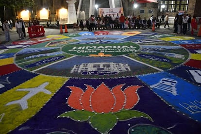 बुधवार को सेवा संकल्प अभियान , सेवा ज्योति प्रोग्राम के तहत रिज मैदान शिमला में एक खास रंगोली ब