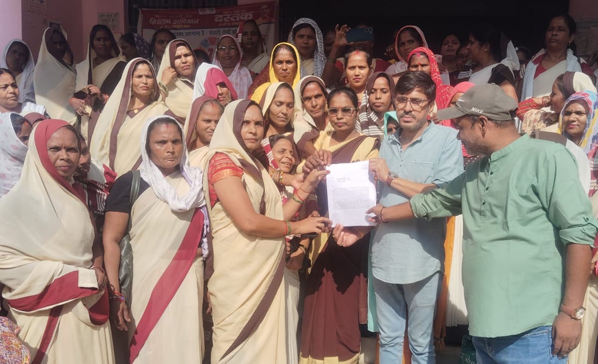 Fatehpur News: आशाओं ने की 1500 से बढ़ाकर 7500 रुपये मानदेय देने मांग