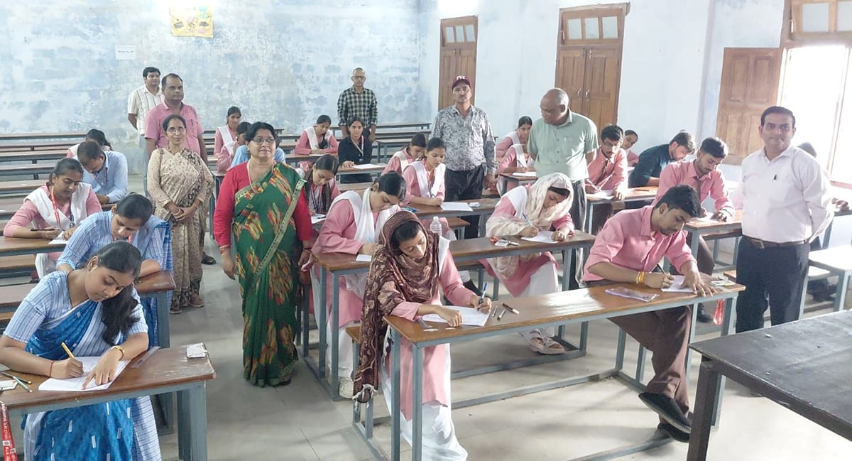 Balrampur News: जनमत निर्माण में अहम भूमिका निभाता है सोशल मीडिया