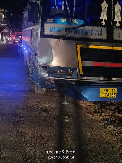 फोटो : हादसे में क्षतिग्रस्त इलेक्ट्रिक कार।