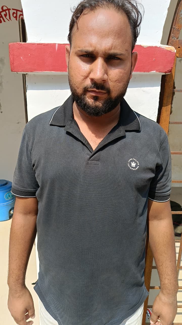 Bahraich News: टाइल्स की दुकान में नशे का धंधा, 304 ग्राम स्मैक बरामद, दो गिरफ्तार