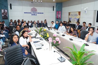 हिमाचल प्रदेश राज्य संग्रहालय में आयोजित राष्ट्रीय संगोष्ठी में भाग लेते विद्यार्थी और शोधार्थी