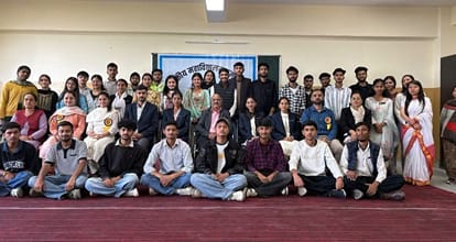 कुमारसैन कॉलेज में आयोजित शपथ ग्रहण समारोह के दौरान सीएससीए पदाधिकारी और कॉलेज शिक्षक उपस्थि