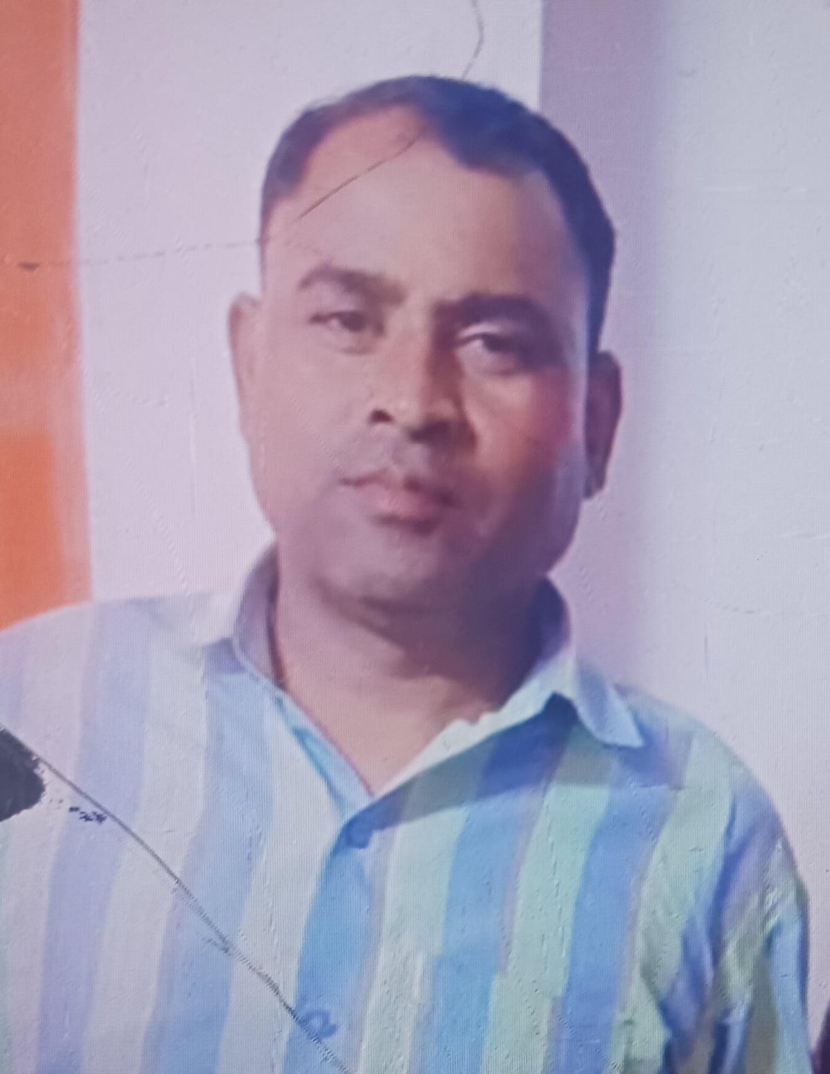 Hathras News: बेटी की शादी के लिए लोन लेने गए पिता की बैंक में हार्ट अटैक से मौत