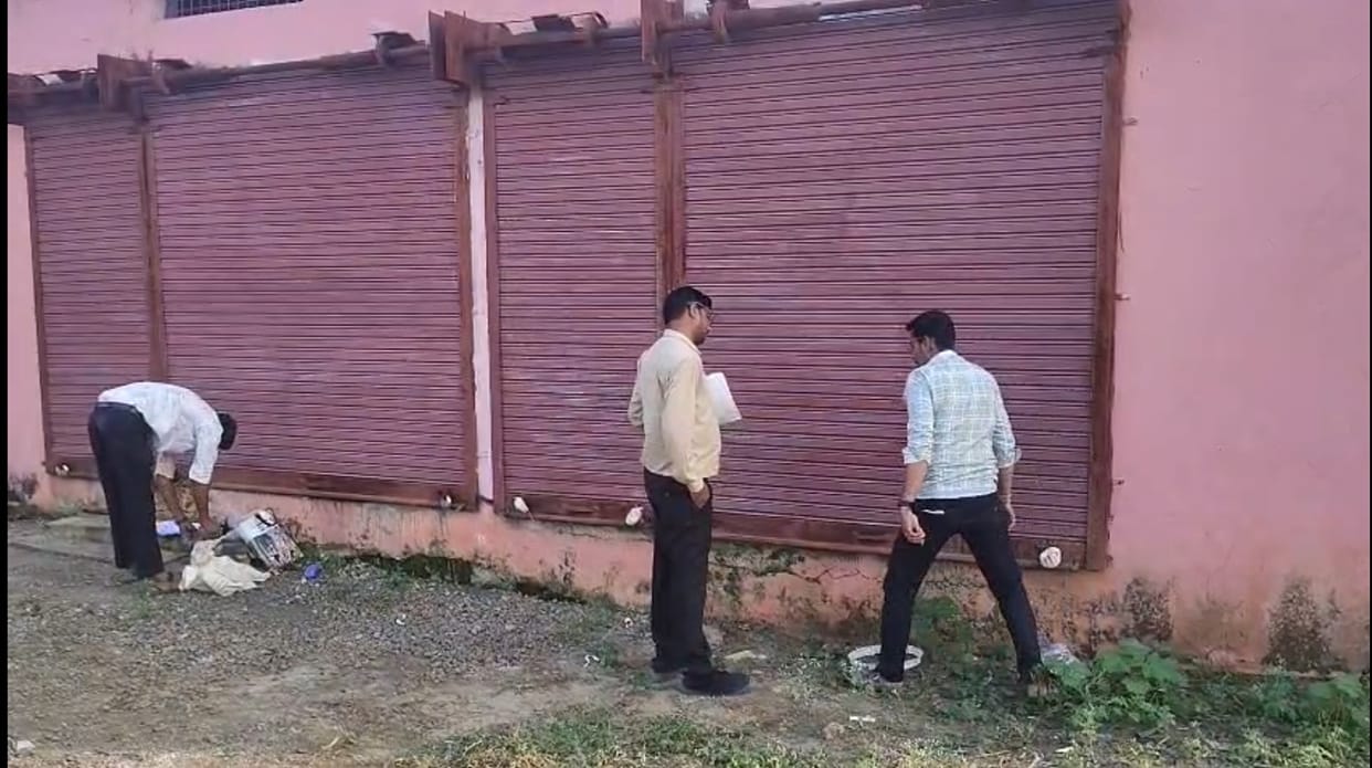 Deori Fertilizer Raid: Massive black marketing busted, rented houses sealed with 665 urea bags