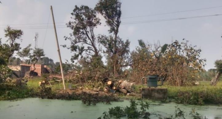 Shravasti News: ग्रामीणों ने लाइनमैन पर लगाए गंभीर आरोप