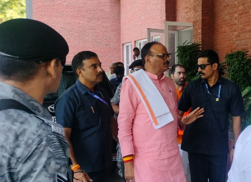 Lucknow News: अंतिम दिन 13 ने भरे परचा, आज होगी नामांकन पत्रों की जांच