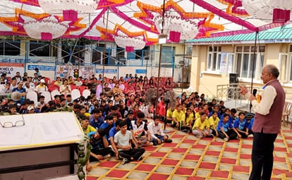 राजकीय आदर्श वरिष्ठ माध्यमिक पाठशाला हमीरपुर में जिला स्तरीय अंडर-19 एथलेटिक्स प्रतियोगिता के श