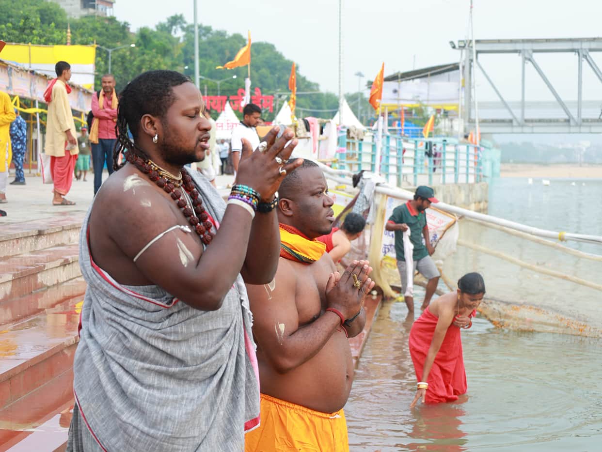 south africa devotee performs pind daan in gaya says sanatan culture is great today bihar news