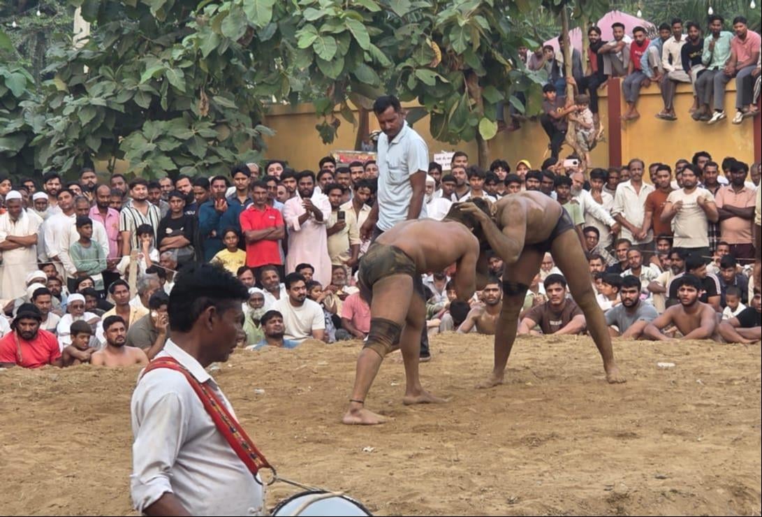 दंगल : रुपेश रोहतक ने दिखाया दम, जीती 2100 रुपये इनाम की कुश्ती