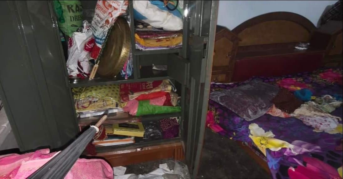 Chandauli News: घर का ताला तोड़कर नकदी और जेवरात ले गए चोर