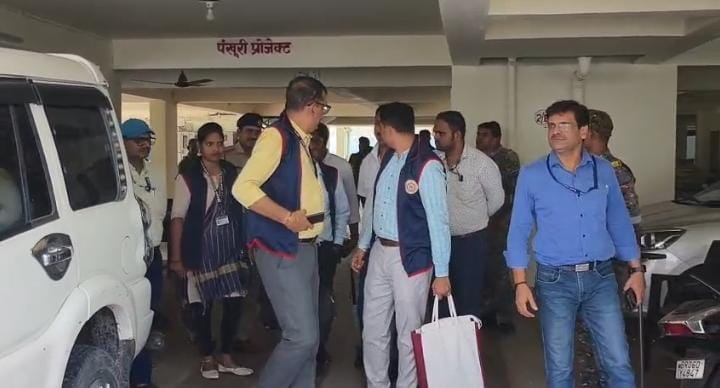 Muzaffarpur Bihar news : raid conducted at executive engineer premises;l 51 lakh cash found at his