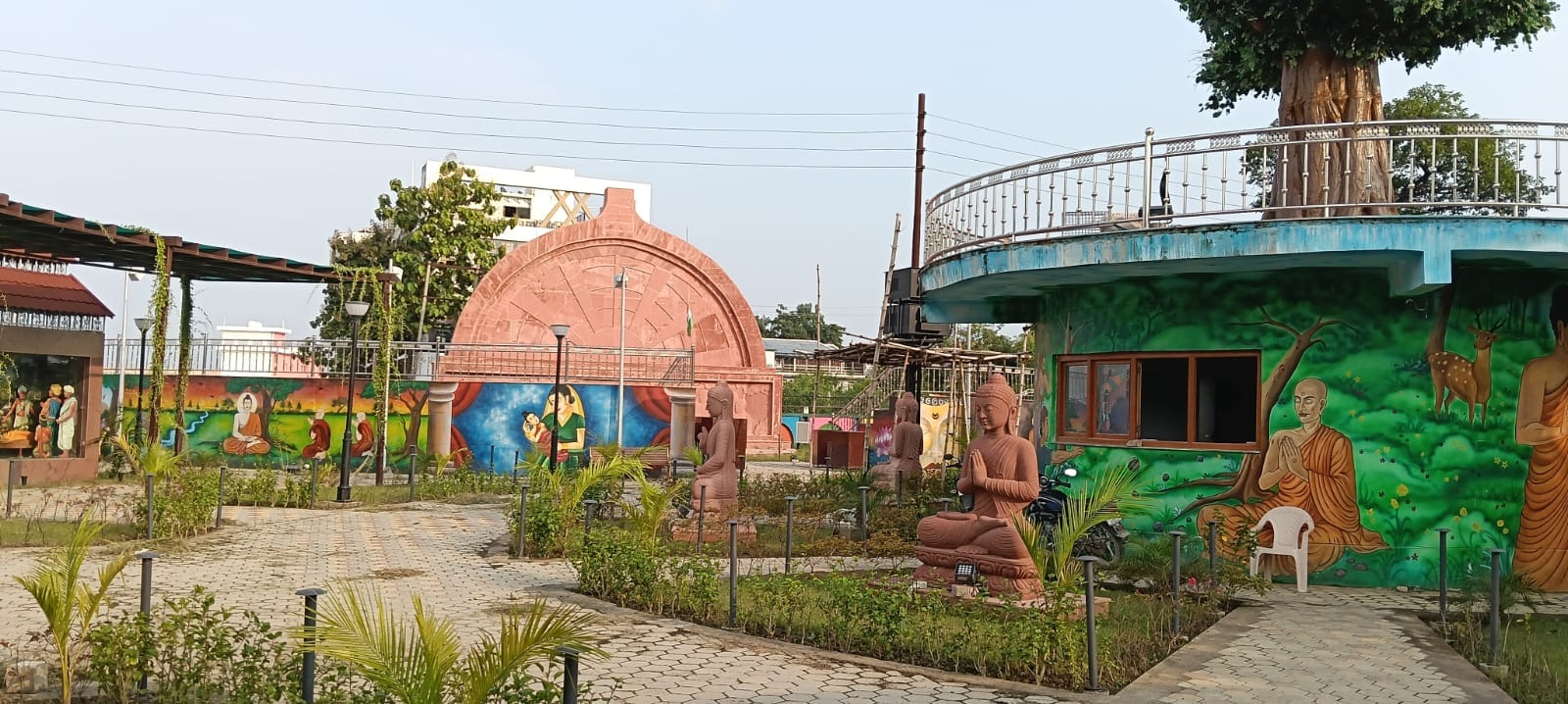 बुद्धा थीम पार्क में साउंड एंड लाइट शो संचालन के लिए नवनिर्मित बुद्धा पार्क।  