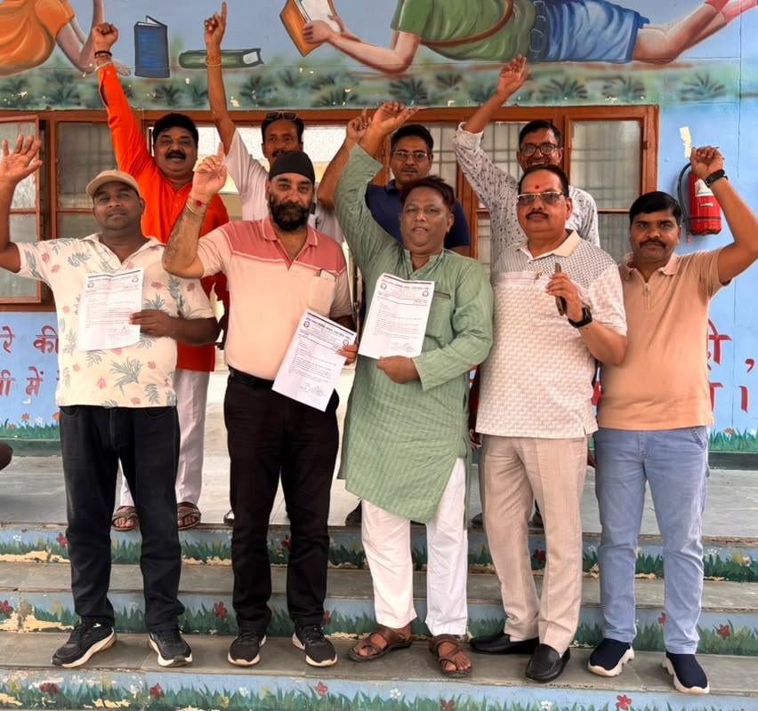 Budaun News: यूपीआई ट्रांजेक्शन पर एमडीआर शुल्क के विरोध में व्यापारियों का प्रदर्शन